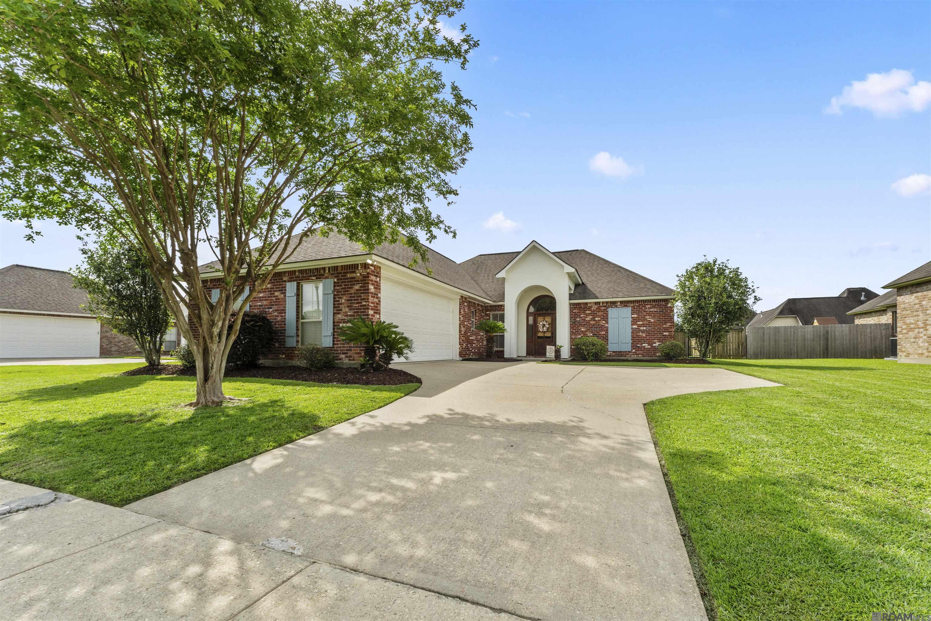 2070 High Point Dr, Zachary, Louisiana image 1