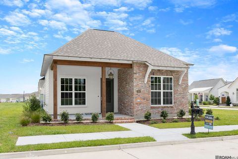 Homes For Sale - 204 Fosters Way<br/> Thibodaux, LA 70301