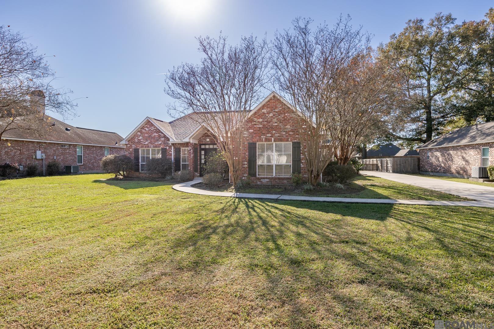 12490 Lakeland Dr, Walker, Louisiana image 1
