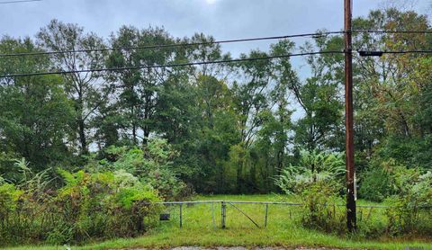 Vacant Land For Sale - 413 Edgewood Dr<br/> Denham Springs, LA 70726