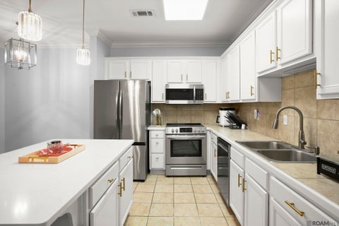 Condo For Sale - 10600 Lakes Blvd #702<br/> Baton Rouge, LA 70810