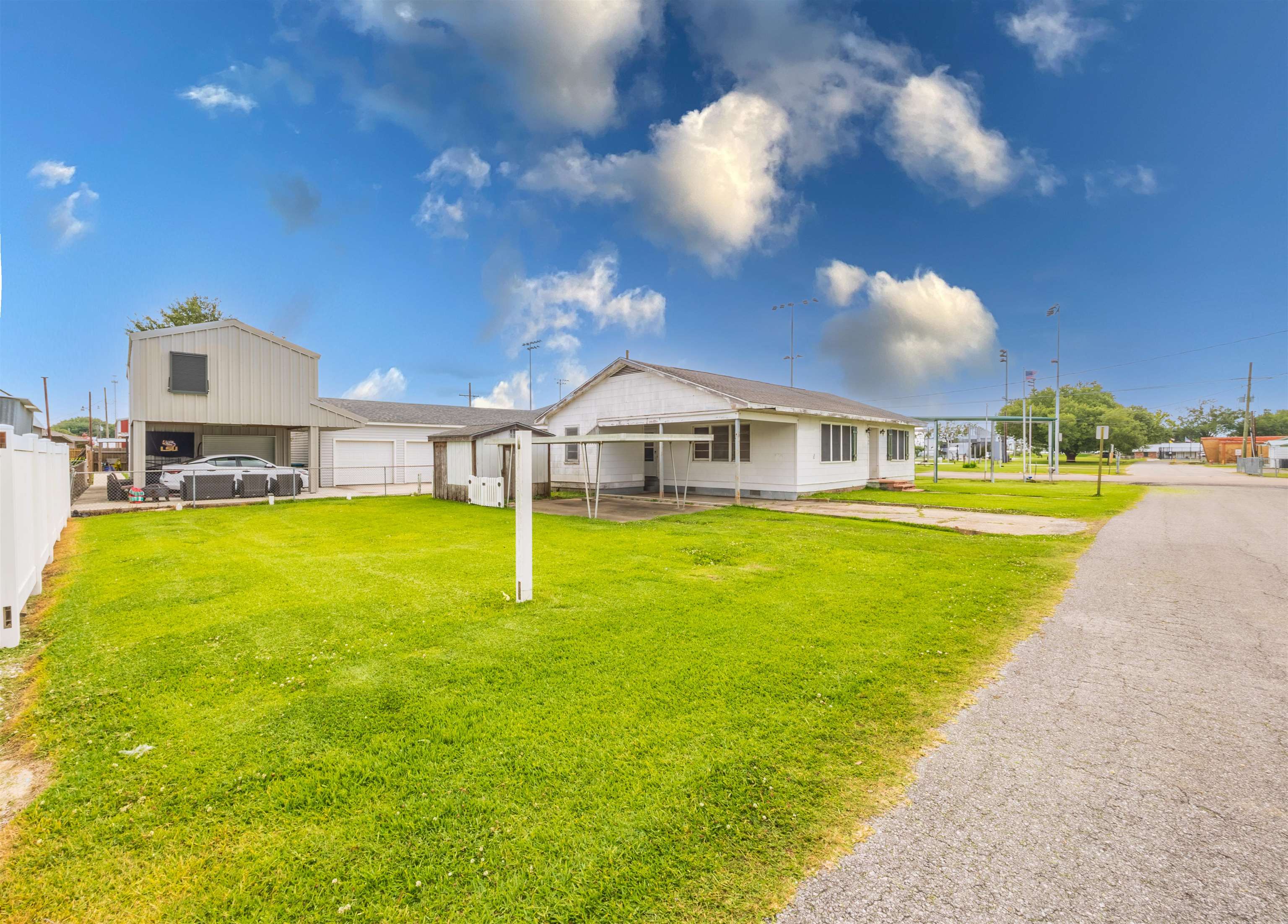 605 8th St, Lockport, Louisiana image 2