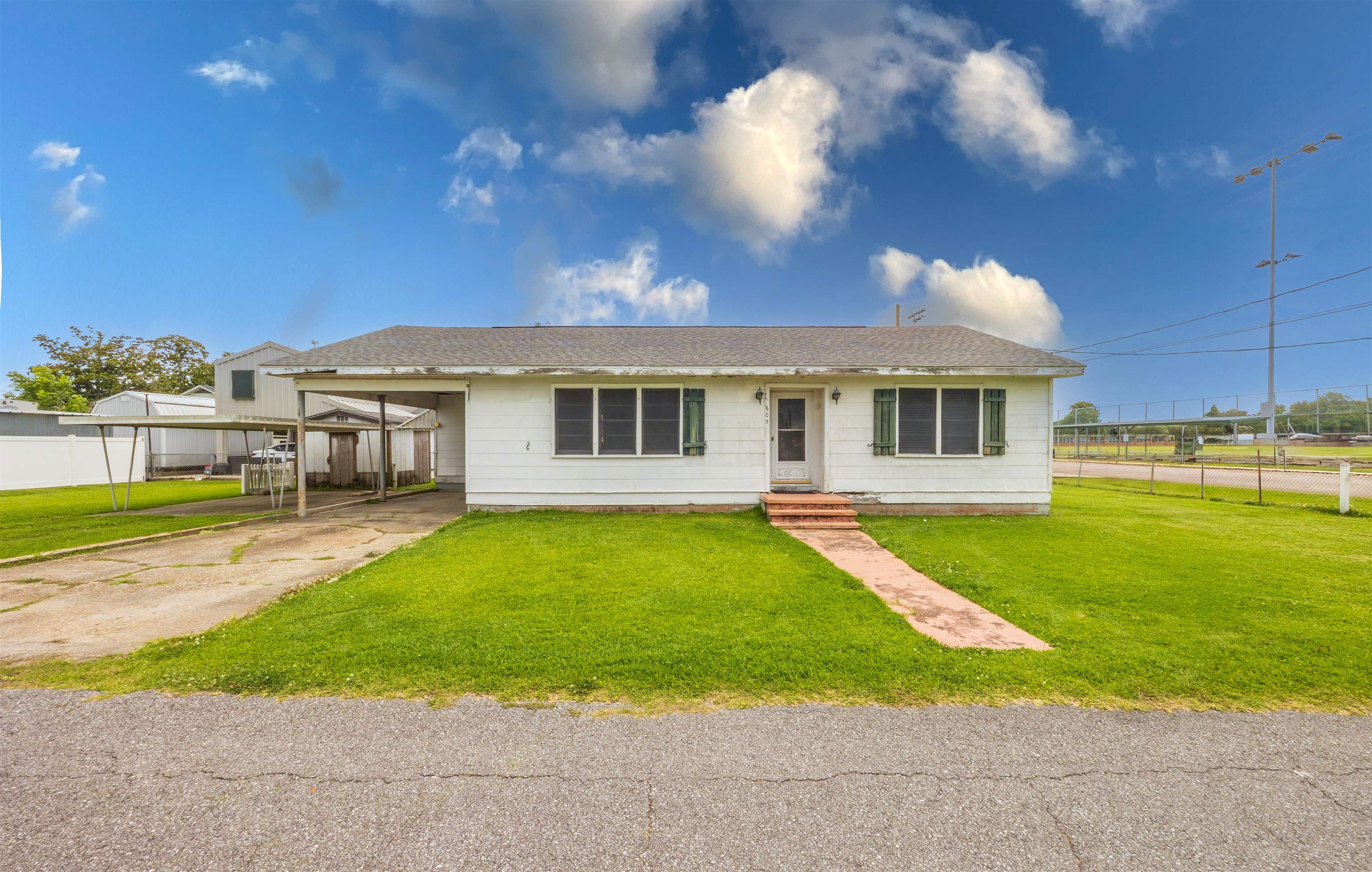 605 8th St, Lockport, Louisiana image 1