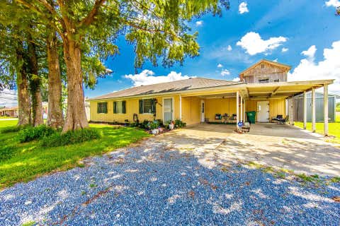 Homes For Sale - 224 Half Oak Drive<br/> Thibodaux, LA 70301