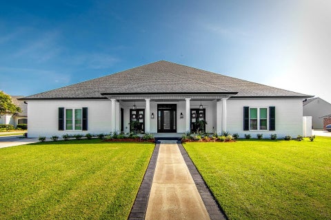 Homes For Sale - 1120 Museum Drive<br/> Houma, LA 70360