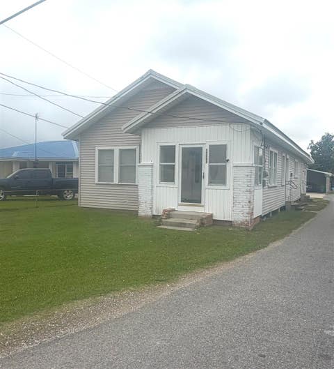 Homes For Sale - 15693 East Main Street<br/> Cut Off, LA 70345