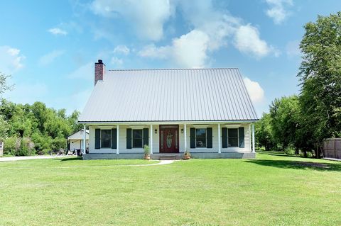 Homes For Sale - 4628 North Bayou Black Drive<br/> Gibson, LA 70356