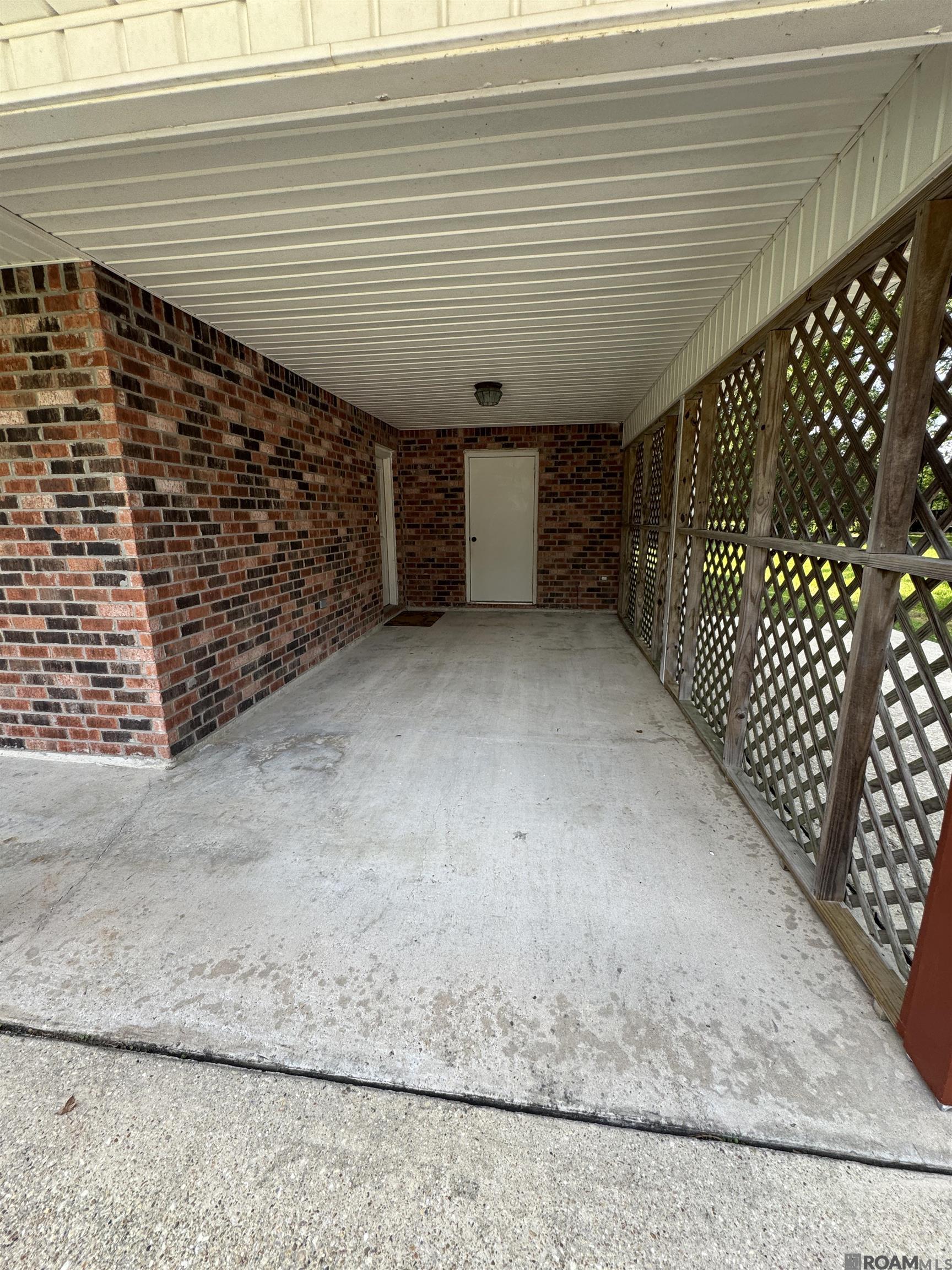 2023 Fern St, Denham Springs, Louisiana image 3