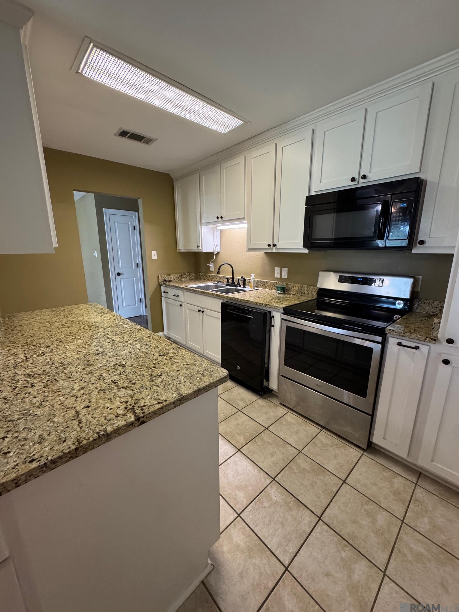 2023 Fern St, Denham Springs, Louisiana image 5