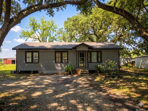 Homes For Sale - 11483 Beco Rd<br/> St Amant, LA 70774