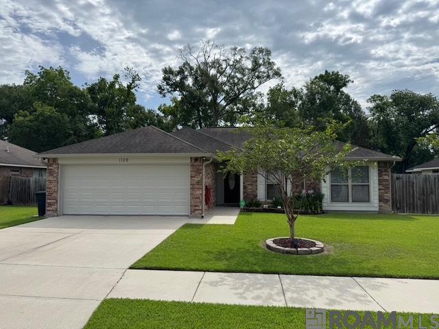 1109 Point Andrew Dr, Gonzales, Louisiana image 1