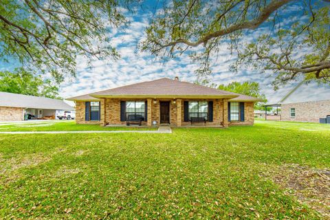 Homes For Sale - 4008 Kerr Drive<br/> Bourg, LA 70343