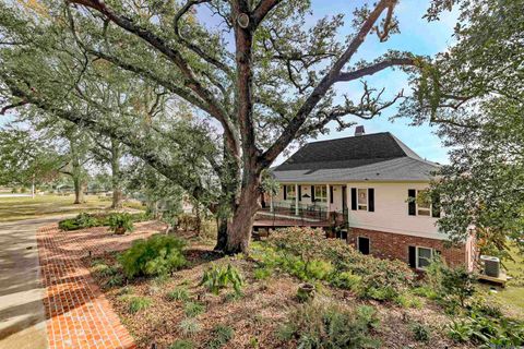 Homes For Sale - 2043 False River Dr<br/> Pointe Coupee County, New Roads, LA 70760