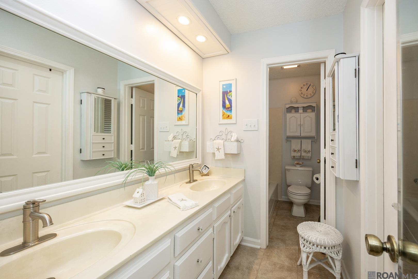 13318 Country Manor Ave, Baton Rouge, Louisiana image 17