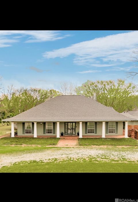 Homes For Sale - 23432 Sunnyside Ln<br/> Zachary, LA 70791