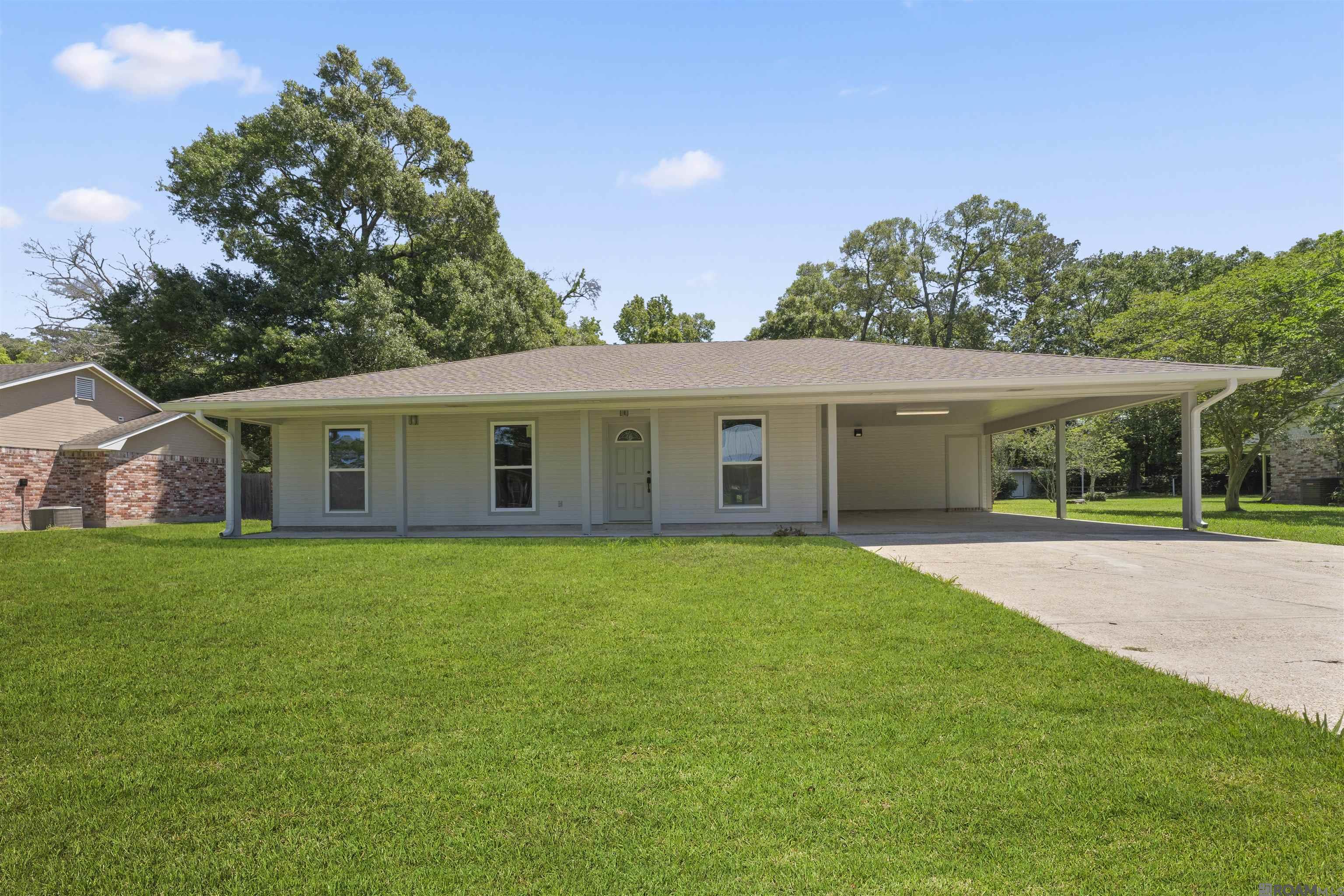 27362 E Lakeside Dr, Denham Springs, Louisiana image 1