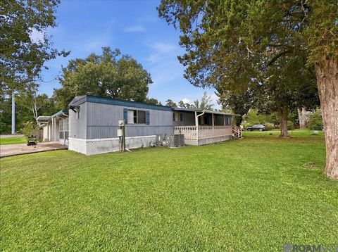Mobile Home For Sale - 11201 Juniper St<br/> Denham Springs, LA 70726