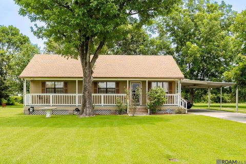 Homes For Sale - 8274 Section Rd<br/> Port Allen, LA 70767