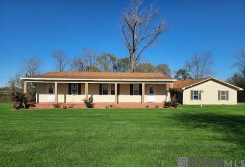 Homes For Sale - 1602 Valverda Rd<br/> Pointe Coupee County, Maringouin, LA 70757
