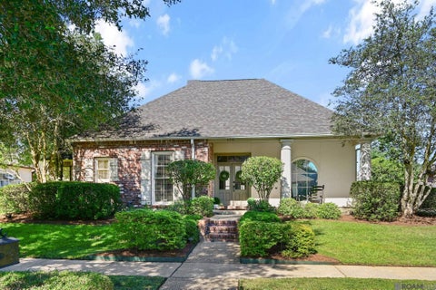 Homes For Sale - 130 Summer Ridge Dr<br/> Baton Rouge, LA 70810