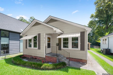Homes For Sale - 741 Steele Blvd<br/> Baton Rouge, LA 70806