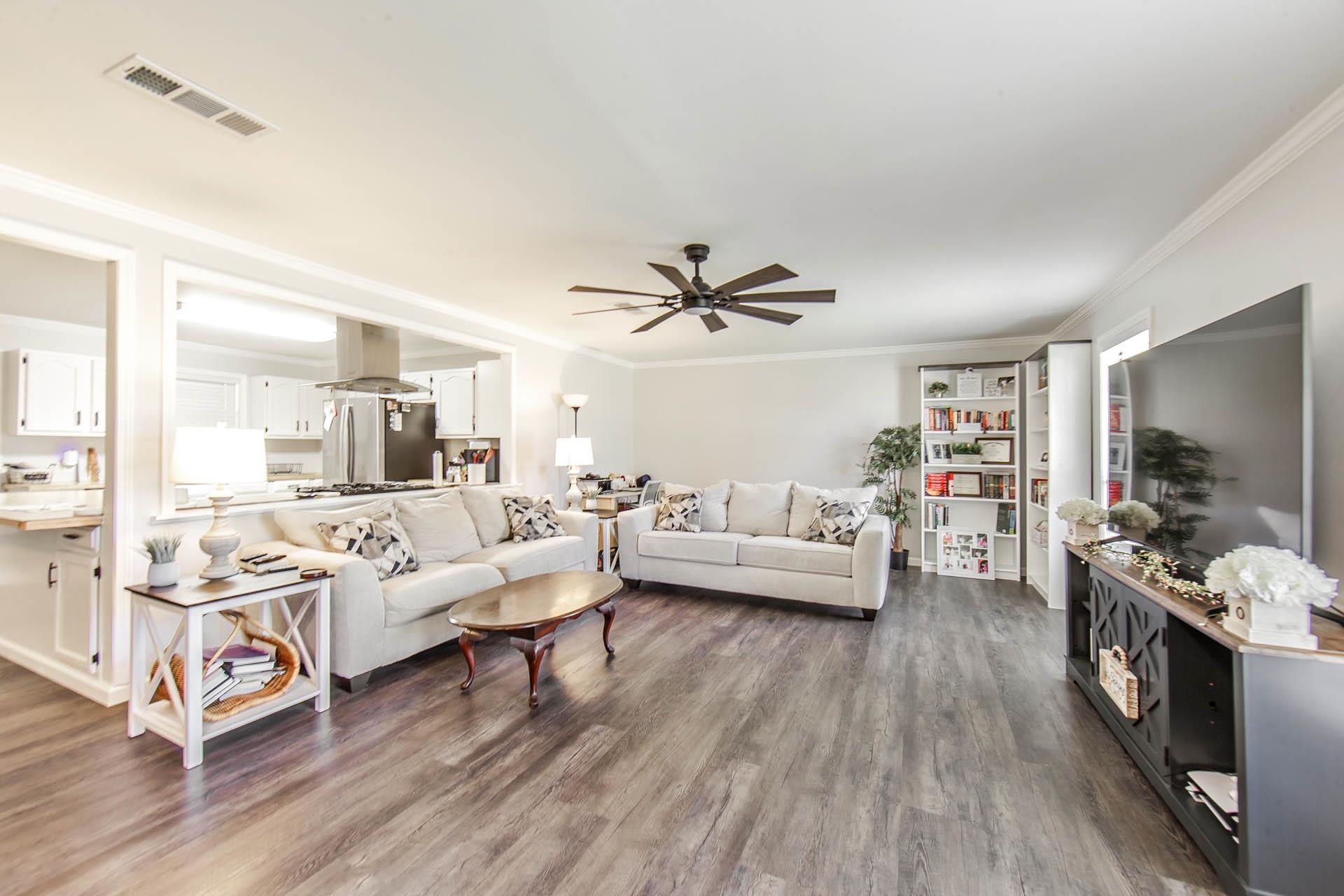 311 Lynwood Drive, Houma, Louisiana image 2