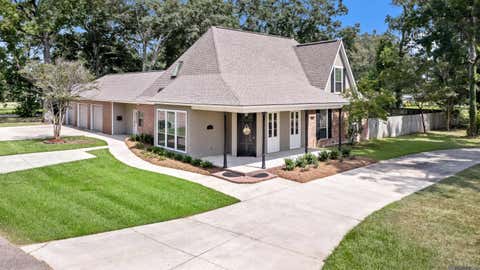 Homes For Sale - 510 Jackson St<br/> Denham Springs, LA 70726