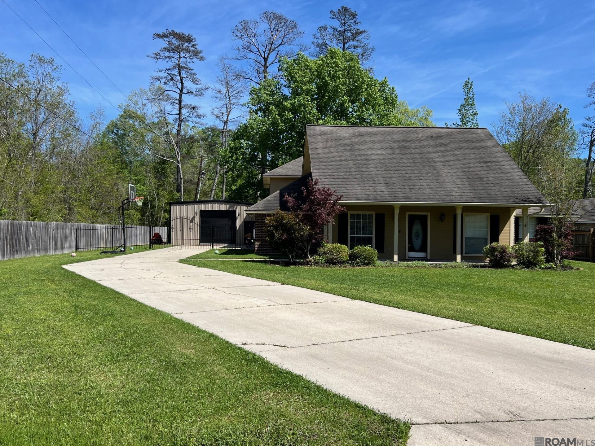 34750 Blades Dr, Denham Springs, Louisiana image 1