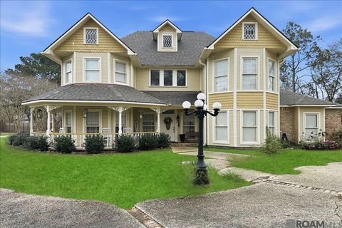 Homes For Sale - 5341 Riverbend Blvd<br/> Baton Rouge, LA 70820