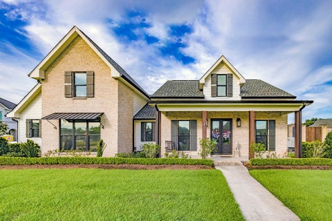 Homes For Sale - 174 Bayou Lafourche Drive<br/> Thibodaux, LA 70301