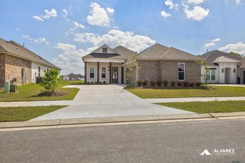 Homes For Sale - 1526 Frankel Ave<br/> Zachary, LA 70791