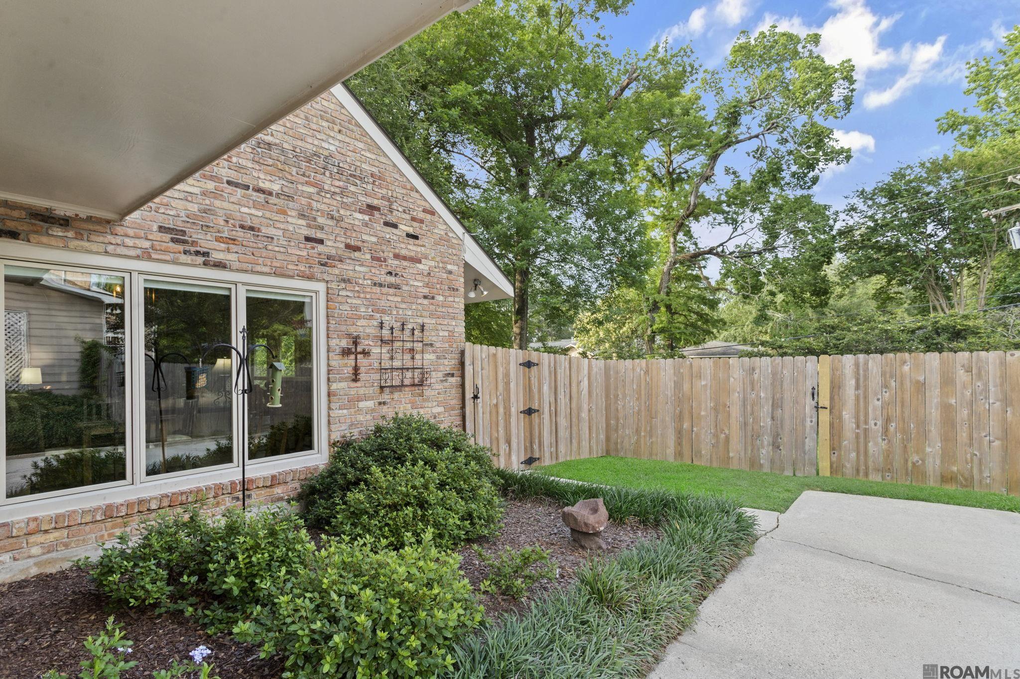5889 Hyacinth Ave, Baton Rouge, Louisiana image 24