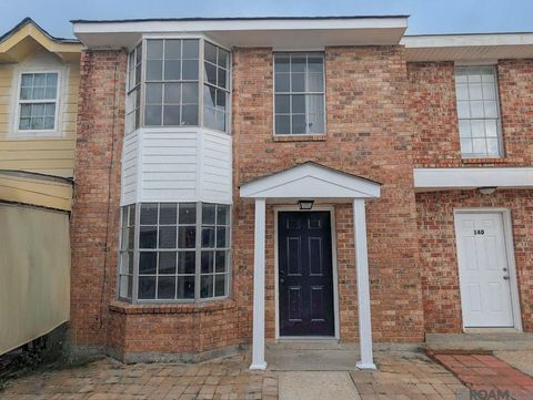 Townhouse For Sale - 14 Houmas Pl #C<br/> Destrehan, LA 70047