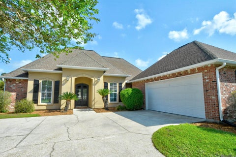 Homes For Sale - 37252 S Lakeshore Ave<br/> Prairieville, LA 70769