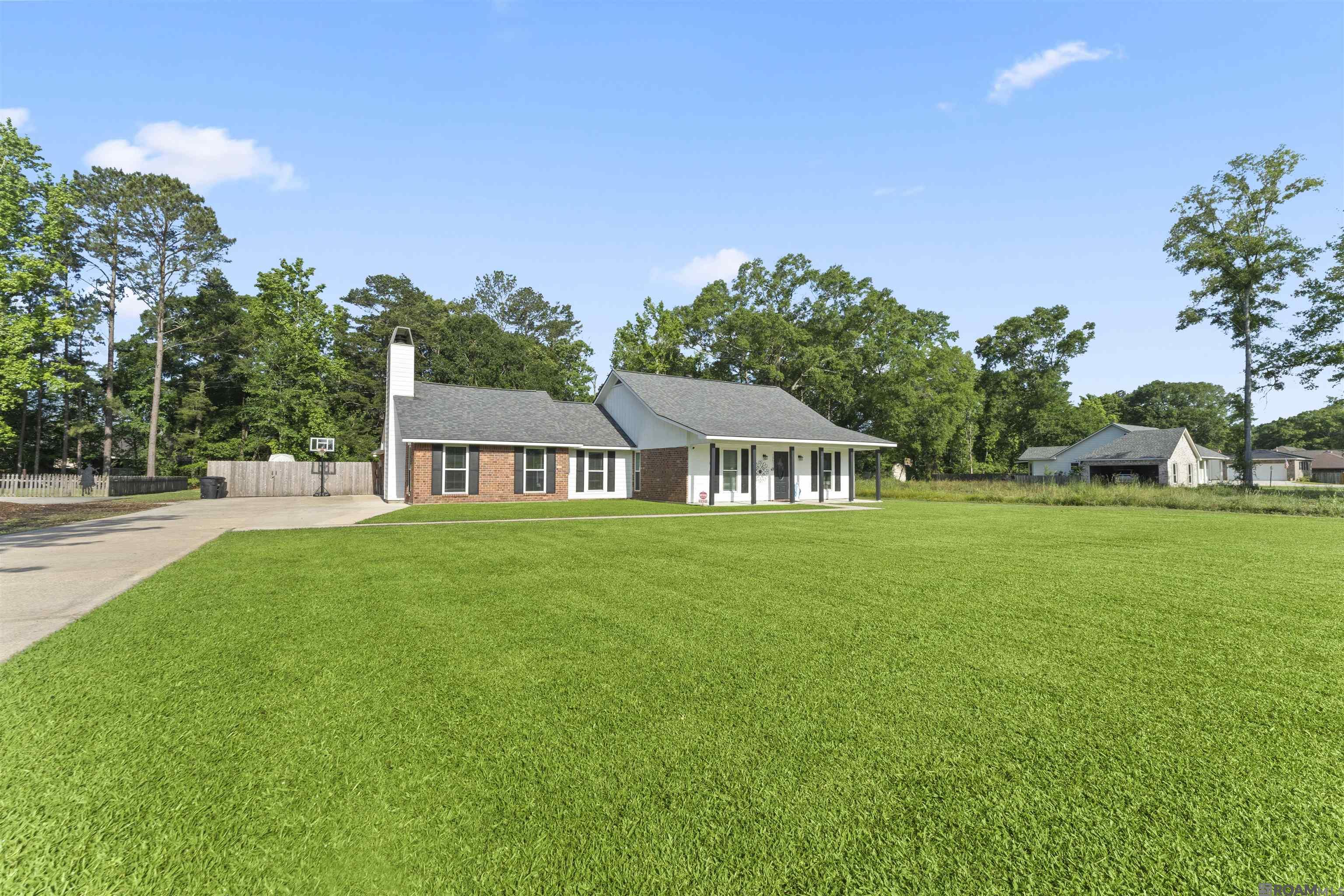 10631 Durmast Dr, Greenwell Springs, Louisiana image 2