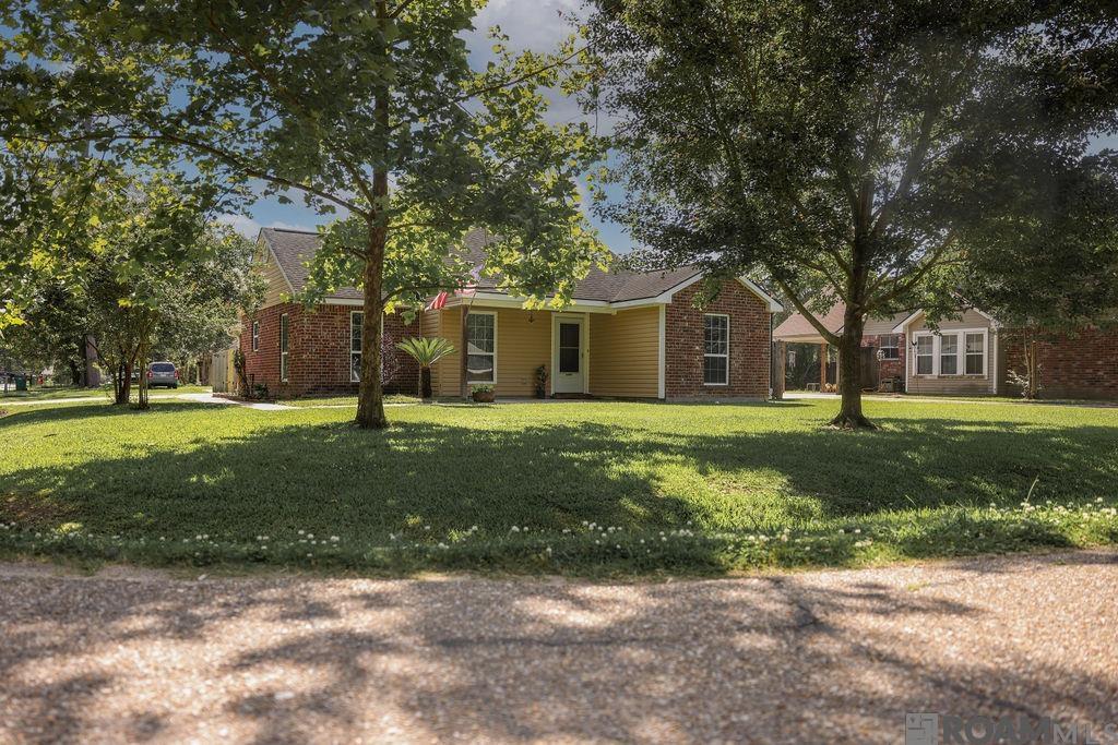 7445 Lynda Lee Dr, Denham Springs, Louisiana image 3