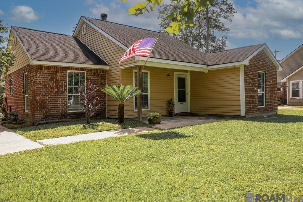 7445 Lynda Lee Dr, Denham Springs, Louisiana image 1