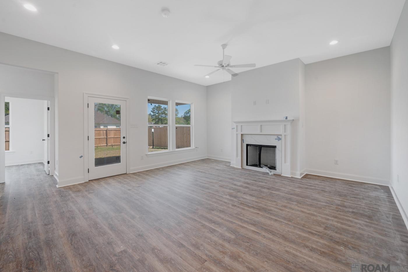 10483 Highcrest Dr, Denham Springs, Louisiana image 3