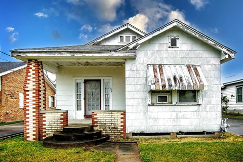 Homes For Sale - 109 West Ave<br/> Napoleonville, LA 70390