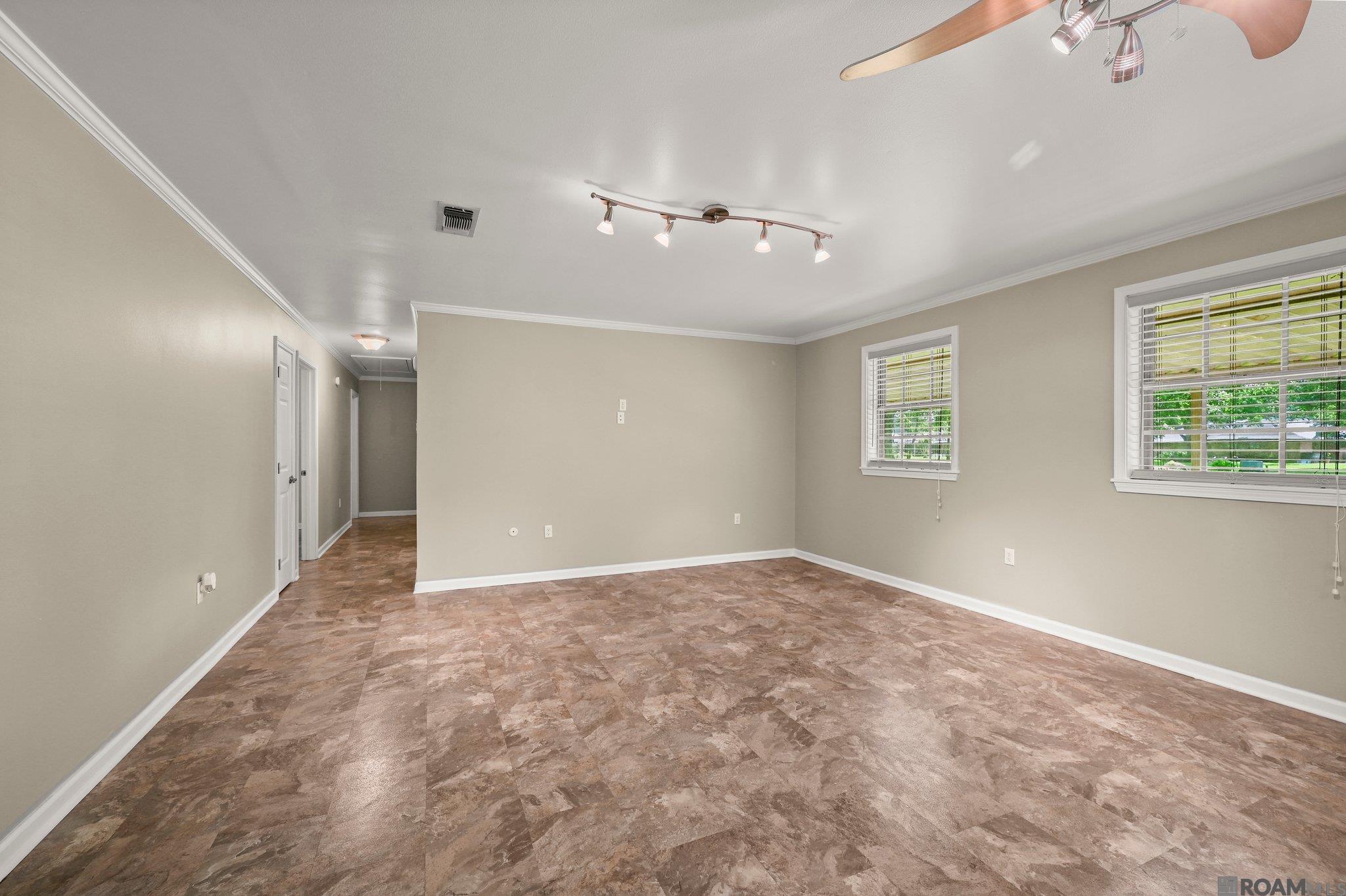 10816 Fieldcrest Dr, Baton Rouge, Louisiana image 4