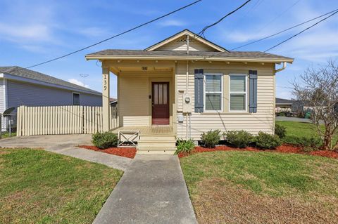 Homes For Sale - 139 East 6th Street<br/> Larose, LA 70373