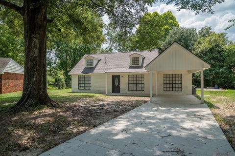 Homes For Sale - 16506 Stephanie Ave<br/> Baton Rouge, LA 70819