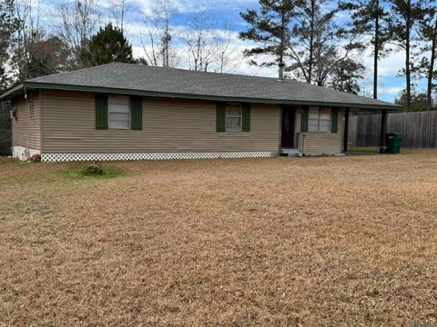 Homes For Sale - 2831 Charlie Overton Rd<br/> Saint Helena County, Greensburg, LA 70441