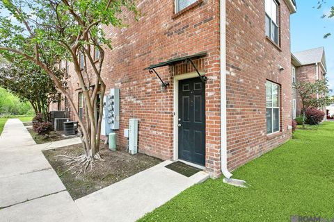 Condo For Rent - 7300 Burbank Dr #31<br/> Baton Rouge, LA 70820