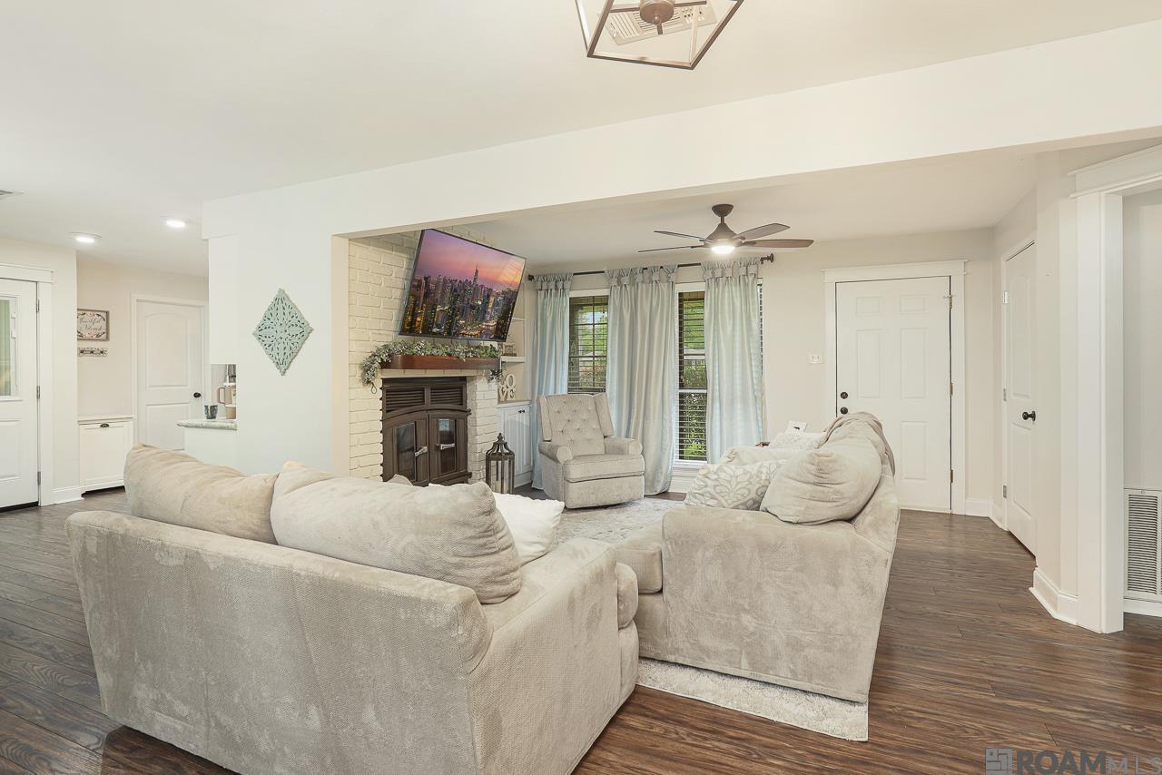 931 Robbie St, Denham Springs, Louisiana image 4