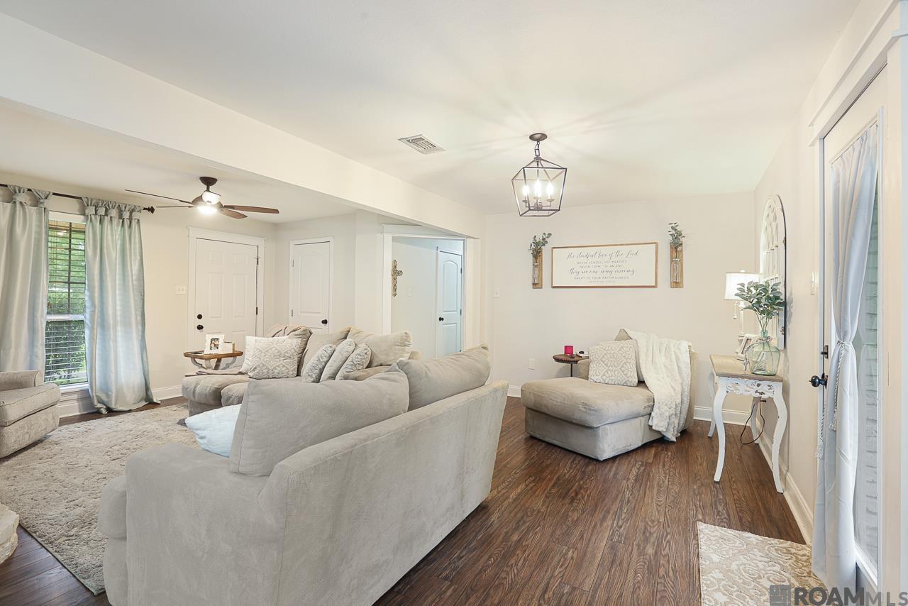 931 Robbie St, Denham Springs, Louisiana image 5