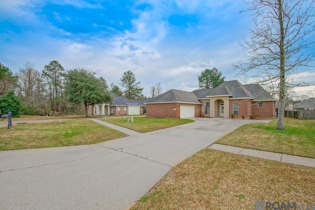 12600 Woodland Hill Rd, Denham Springs, Louisiana image 2