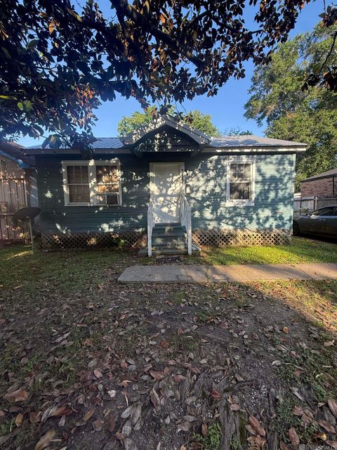 Homes For Sale - 2913 Addison St<br/> Baton Rouge, LA 70805