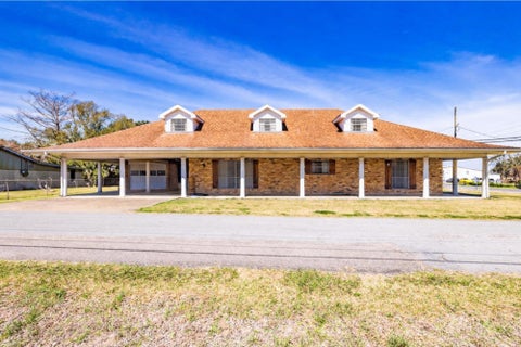 Homes For Sale - 5380 West Main Street<br/> Houma, LA 70360