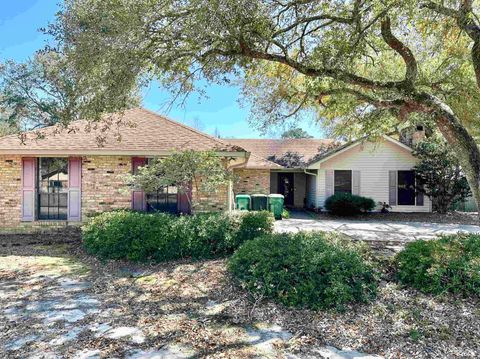 Homes For Sale - 307 N Buckingham Dr<br/> Slidell, LA 70461